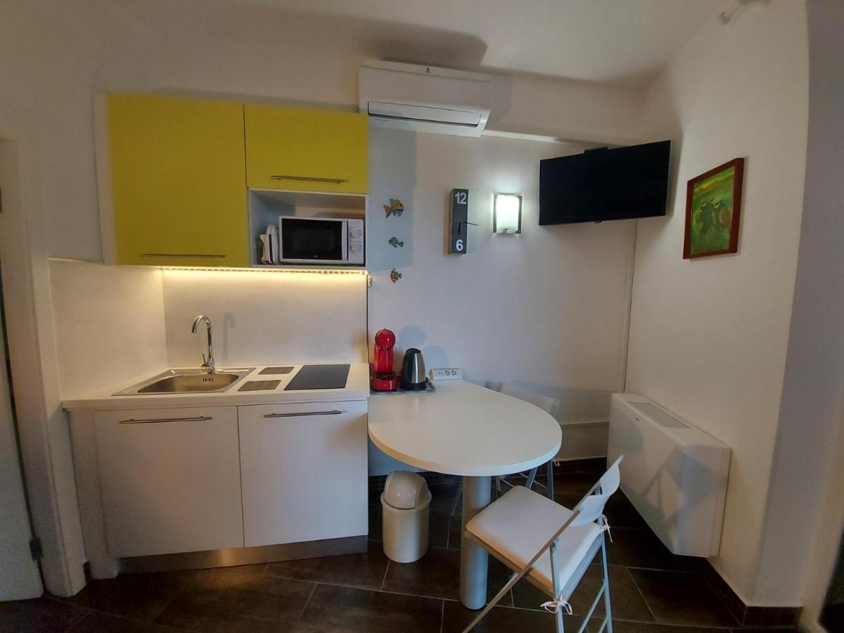 Apartma Viktorija 波尔托罗 外观 照片